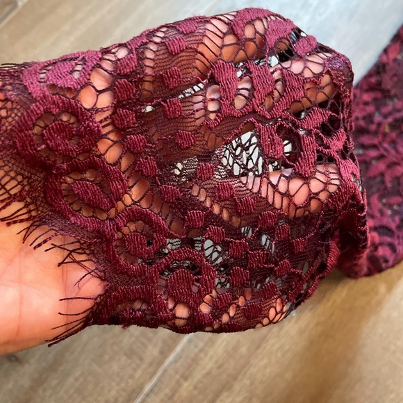 NÉW WITH TAGS LACE/MESH LONG SLEEVE TIGHT DRESS - Picture 4 of 11